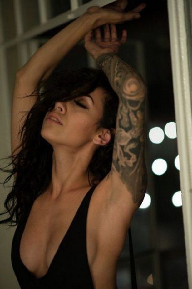 Sexy Girls With Tattoos Are A Work Of Art (30 pics)