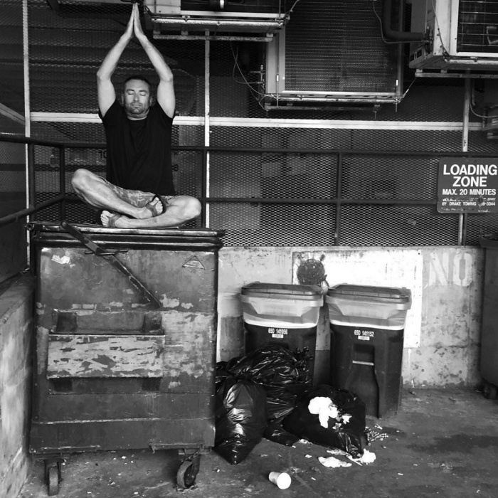 Traveling Man Embraces His Passion For Garbage Yoga (15 pics)