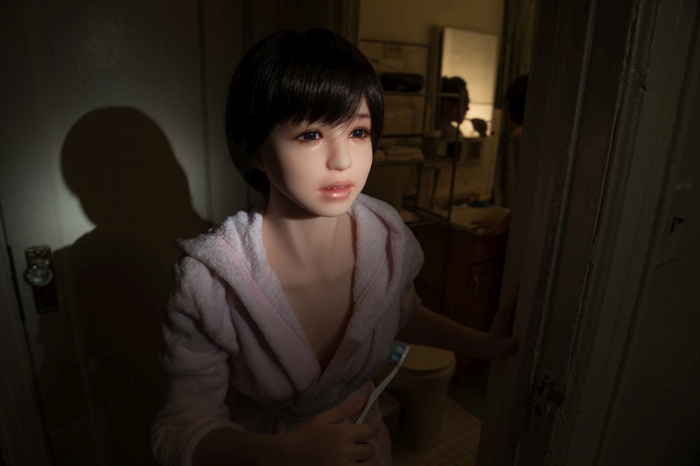 This Korean Photographer Takes His Sex Doll Everywhere (9 pics)