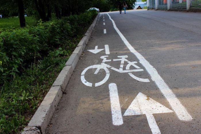 Brutal Looking Bike Path From Russia (6 pics)