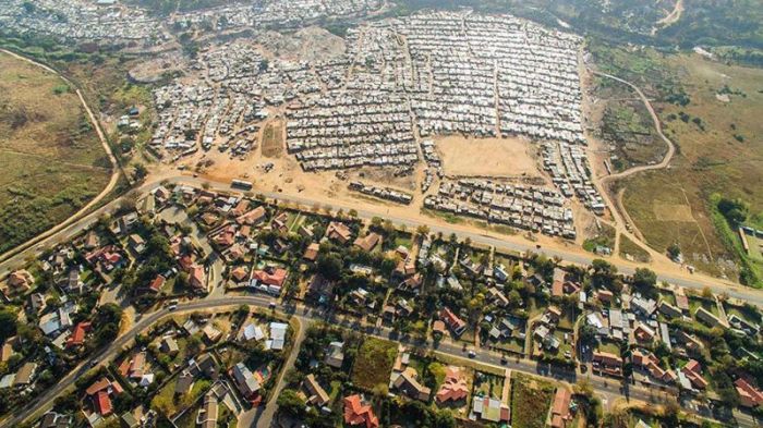 the-lines-that-separate-the-rich-and-poor-sections-of-africa-s-cape