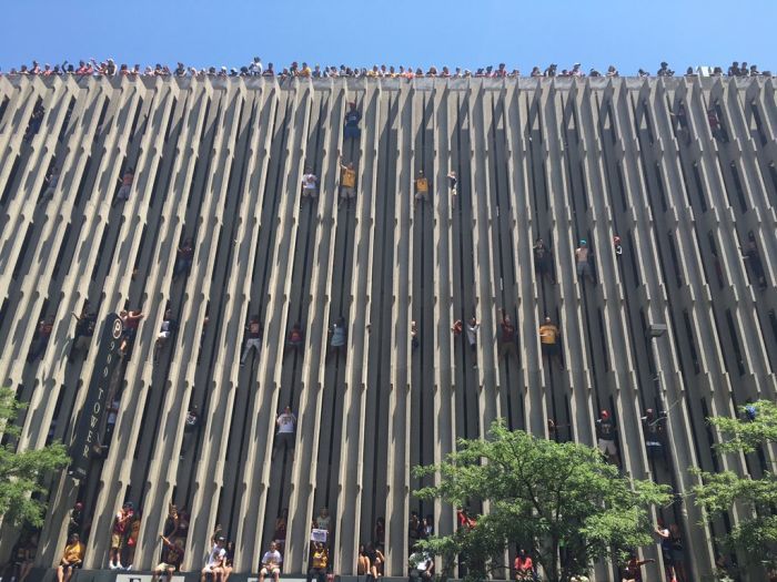 Cavs Fans Celebrate Their Team's Big Win In Cleveland (3 pics)