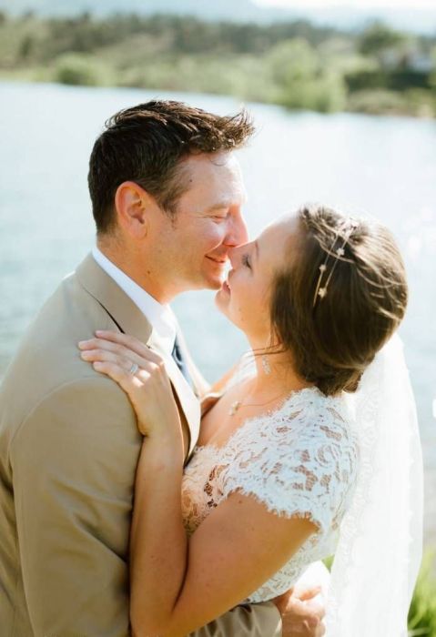Wedding Photo Shoot Goes Wrong After A Snake Makes A Surprise Appearance (10 pics)