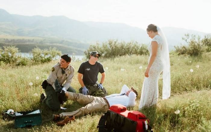 Wedding Photo Shoot Goes Wrong After A Snake Makes A Surprise Appearance (10 pics)