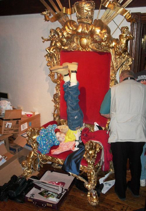 Michael Jackson Had A Massive Mannequin Collection At Neverland Ranch (11 pics)