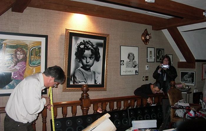 Michael Jackson Had A Massive Mannequin Collection At Neverland Ranch (11 pics)