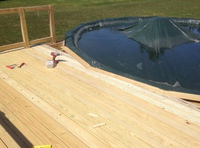 Adding A Deck To Your Above Ground Pool Will Make It Look Way Cooler (19 pics)