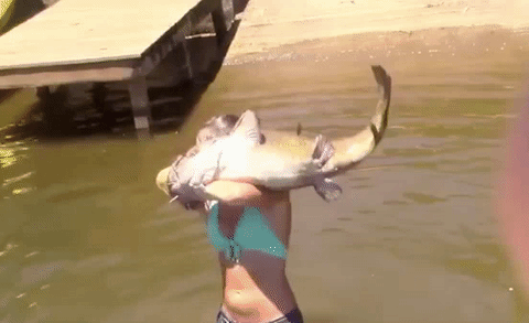Alabama Uses Her Bare Hands To Catch A 30 Pound Catfish (4 pics)