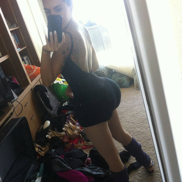 It's Time To Stop And Enjoy Some Hot Babes With Amazing Butts (36 pics)