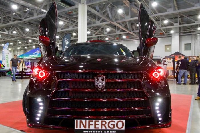 Impressive Automobiles From Moscow Tuning Show 2016 (40 pics)
