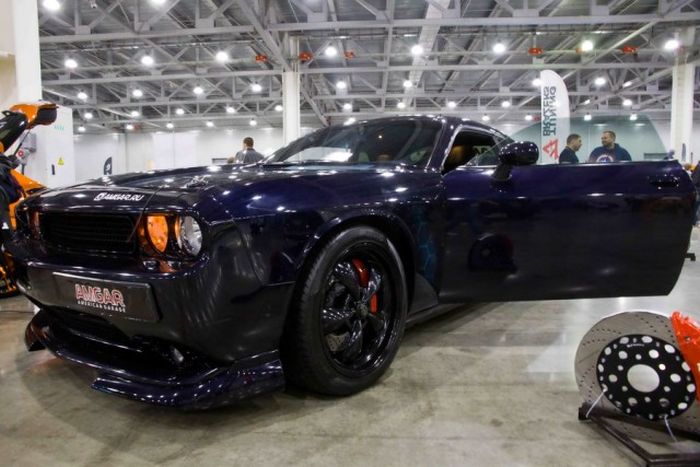 Impressive Automobiles From Moscow Tuning Show 2016 (40 pics)