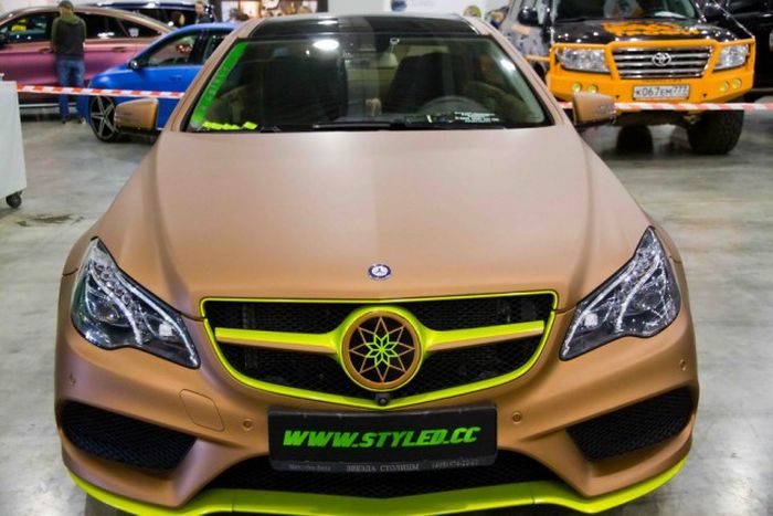 Impressive Automobiles From Moscow Tuning Show 2016 (40 pics)