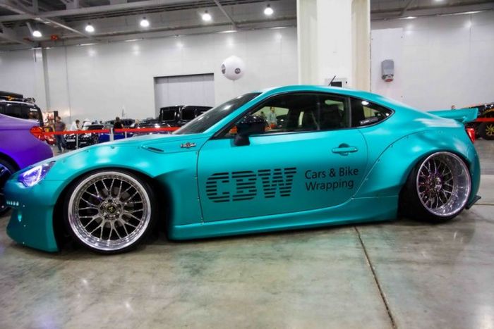 Impressive Automobiles From Moscow Tuning Show 2016 (40 pics)