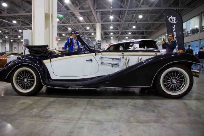 Impressive Automobiles From Moscow Tuning Show 2016 (40 pics)