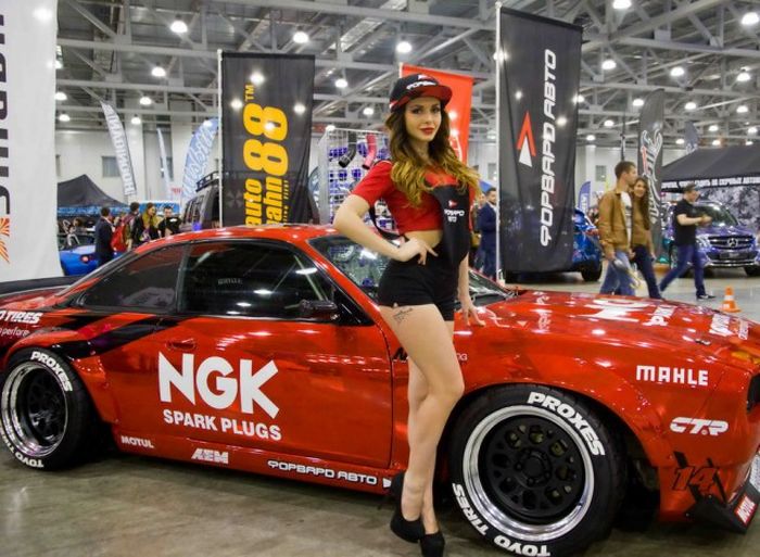 Impressive Automobiles From Moscow Tuning Show 2016 (40 pics)