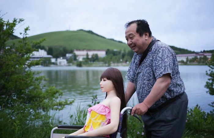 Married Japanese Man Falls Deeply For His Love Doll (13 pics)