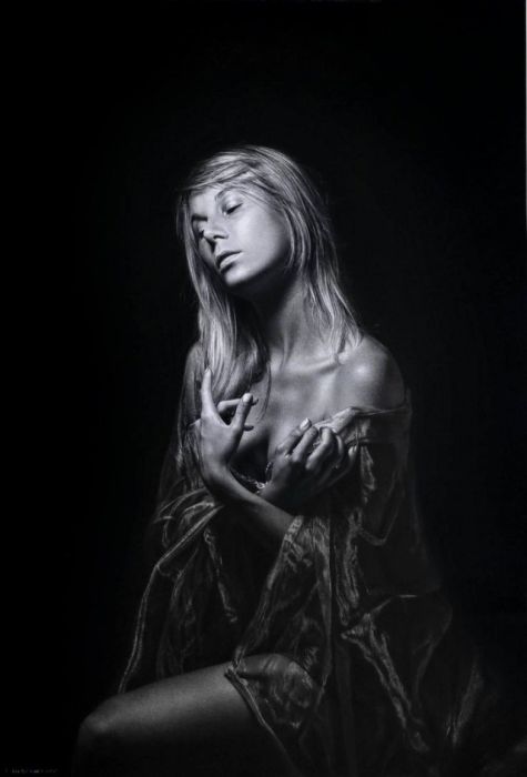 Emanuele Dascanio's Hyperrealistic Art Is Incredible (26 pics)