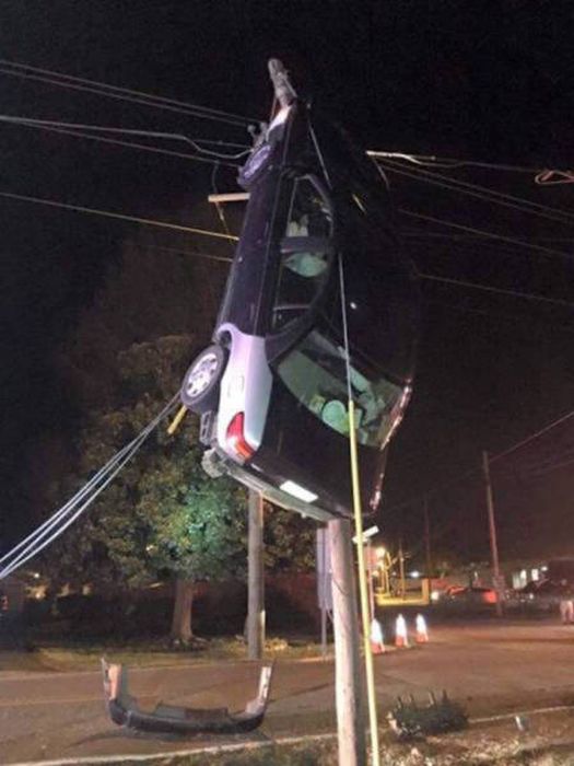It's Never Fun When Bad Things Happen And You've Got Nowhere To Run (42 pics)