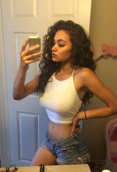 Beautiful Girls Who Understand That Bras Are A Waste Of Time (48 pics)