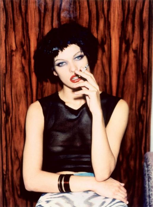 Sexy Pics From A 1997 Milla Jovovich Photo Shoot (15 pics)
