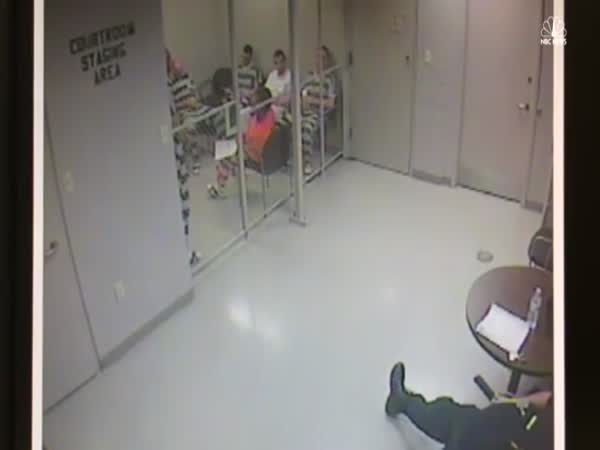CCTV Of Texas Prisoners Breaking Out To Save Guard