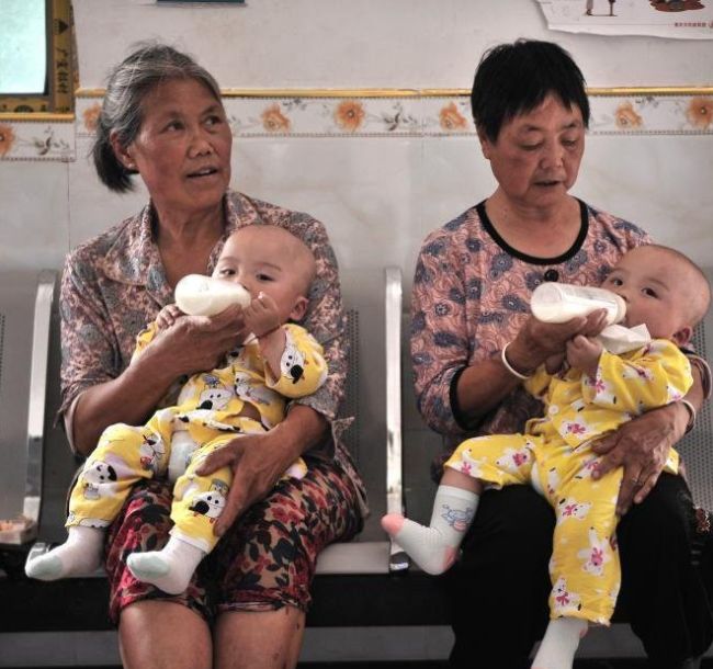 Chinese Village Is Home To 39 Sets Of Twins (5 pics)