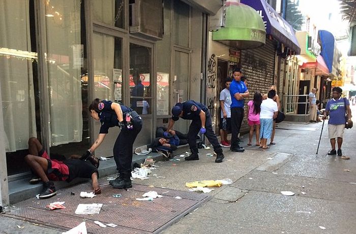 People Collapse In New York City After Smoking A Bad Batch Of Synthetic Marijuana (5 pics)