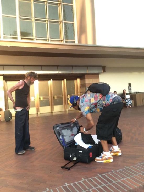 Photos To Remind You That There Are Still Good People In This World (26 pics)