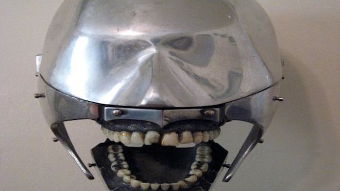 Creepy Dental Equipment That Looks Like It Belongs In A Horror Movie (20 pics)