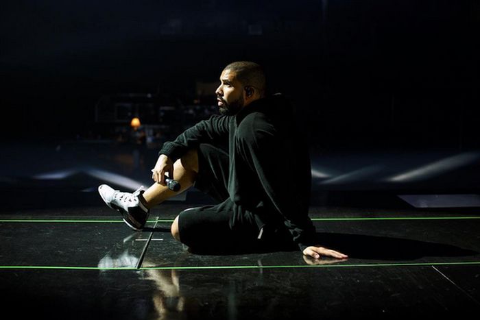 Drake Shows Off His New Pair Of Pure Gold OVO Air Jordans (4 pics)