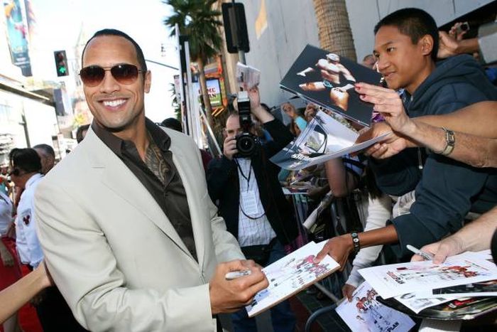 How The Rock Went From Failed Football Player To Highest Paid Actor In The World (31 pics)