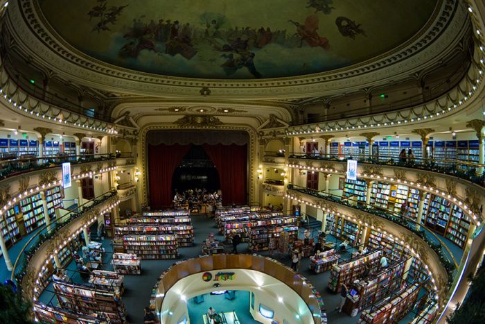 Old Theater Converted Into A Breathtaking Bookstore (9 pics)