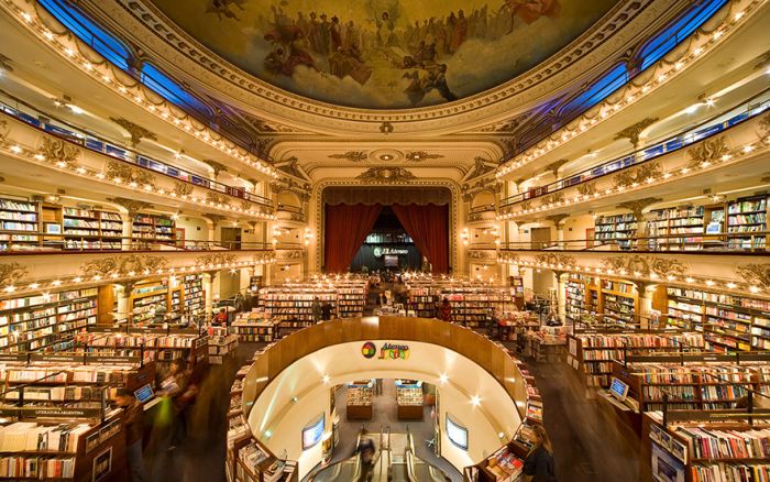 Old Theater Converted Into A Breathtaking Bookstore (9 pics)