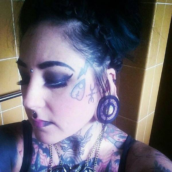 People Who Proudly Changed Their Look With Body Modifications (39 pics)