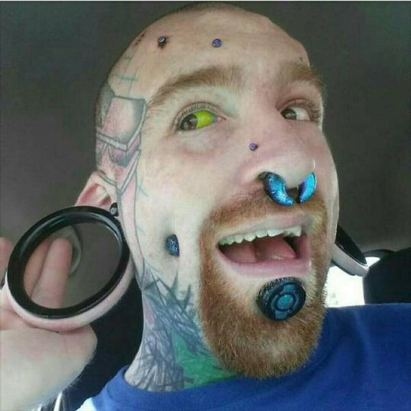 People Who Proudly Changed Their Look With Body Modifications (39 pics)