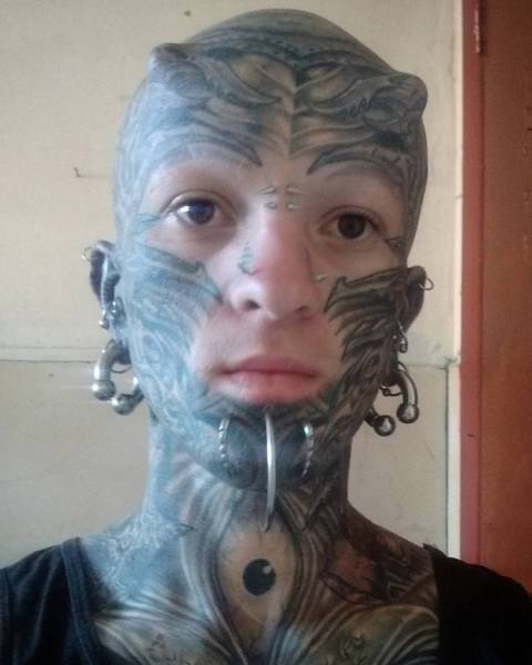 People Who Proudly Changed Their Look With Body Modifications (39 pics)