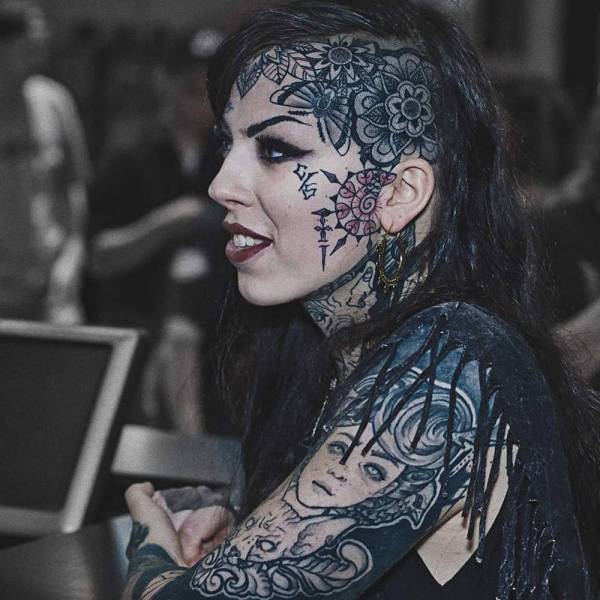 People Who Proudly Changed Their Look With Body Modifications (39 pics)