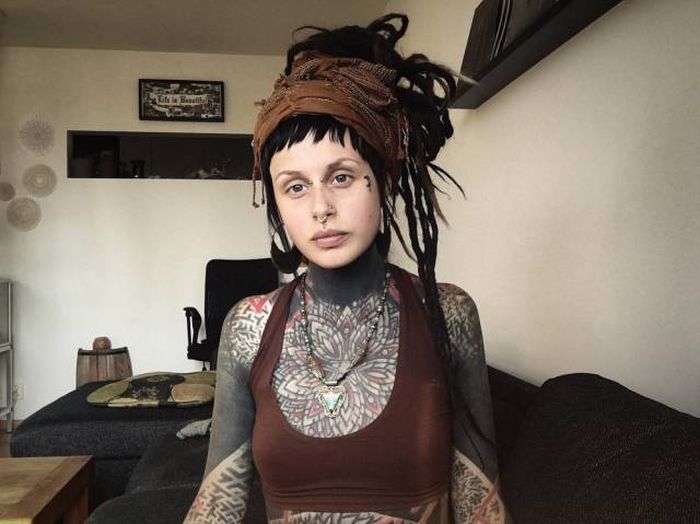 People Who Proudly Changed Their Look With Body Modifications (39 pics)