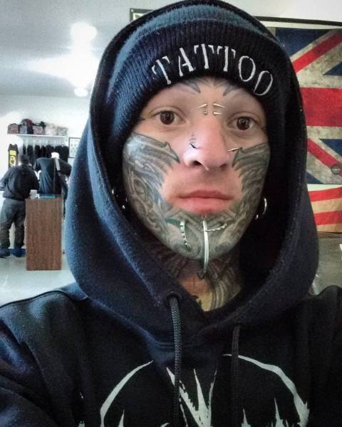 People Who Proudly Changed Their Look With Body Modifications (39 pics)