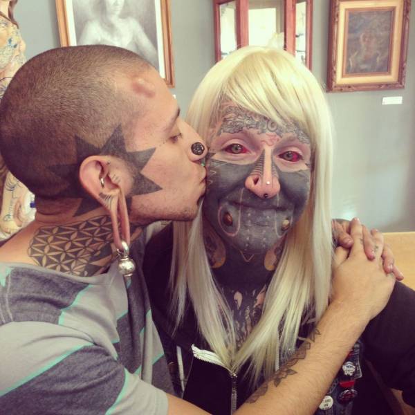 People Who Proudly Changed Their Look With Body Modifications (39 pics)