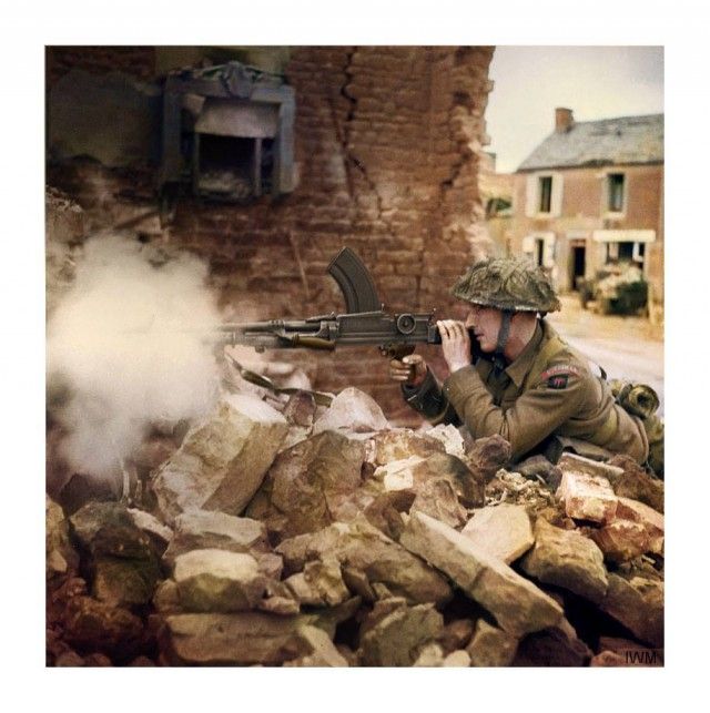 Pictures That Capture The Everyday Lives Of Soldiers At War (39 pics)