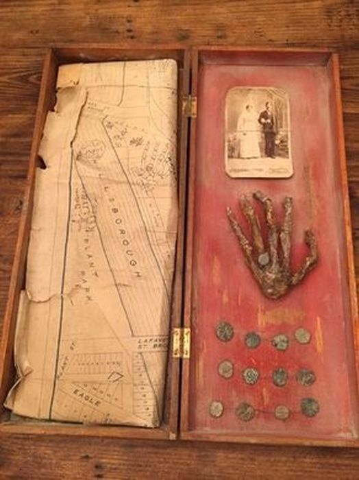 Family Finds A 200 Year Old Secret In Their Grandfather’s Attic (10 pics)