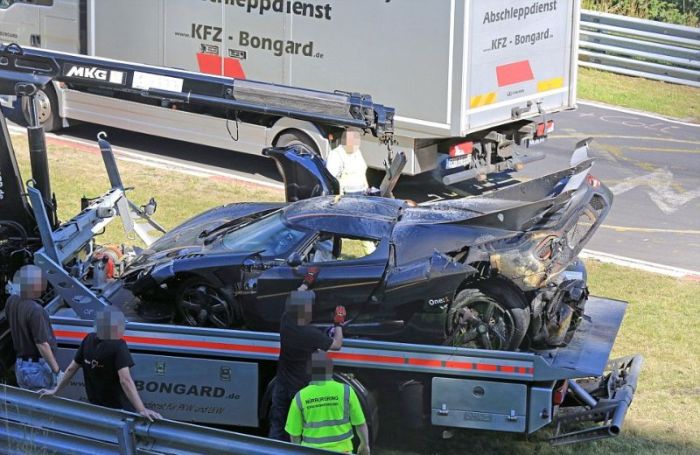 Koenigsegg One: 1 Worth $6 Million Crashes In Germany (8 pics)