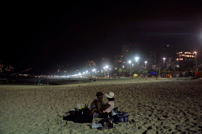 What Beach Life In Rio de Janeiro Looks Like Ahead Of The Olympics (26 pics)