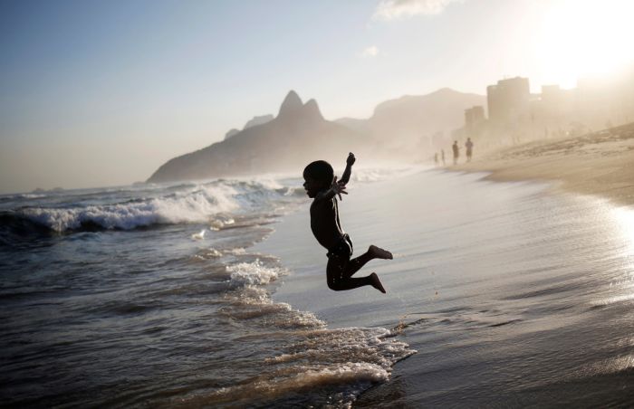 What Beach Life In Rio de Janeiro Looks Like Ahead Of The Olympics (26 pics)