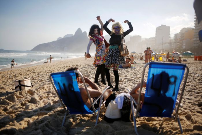 What Beach Life In Rio de Janeiro Looks Like Ahead Of The Olympics (26 pics)