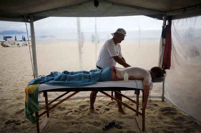 What Beach Life In Rio de Janeiro Looks Like Ahead Of The Olympics (26 pics)