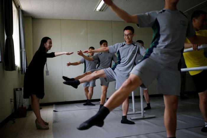 South Korean Soldiers Use Ballet To Battle Stress (10 pics)