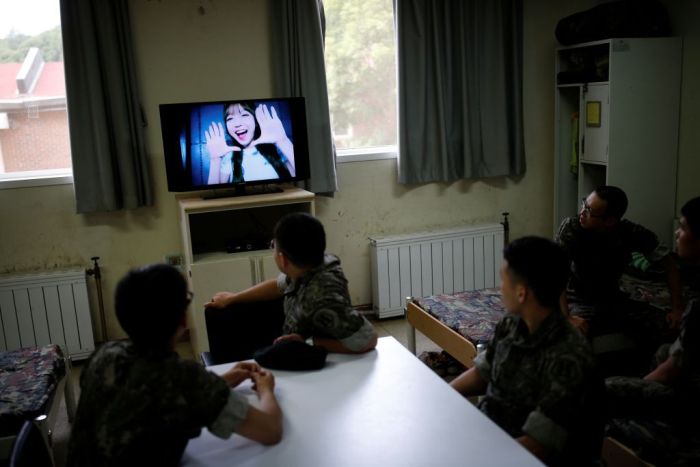 South Korean Soldiers Use Ballet To Battle Stress (10 pics)
