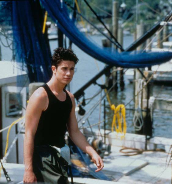 Popular Celebrity Heartthrobs Back In The Day And Today (88 pics)